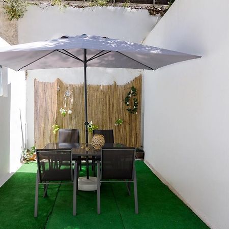 Beautiful And Spacious Apartment In Pagrati Atene Esterno foto