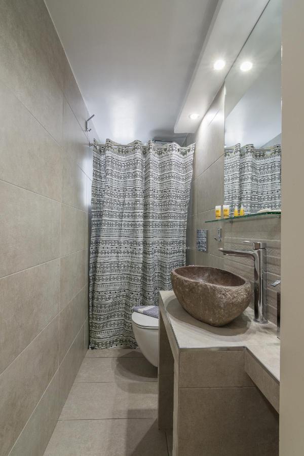 Beautiful And Spacious Apartment In Pagrati Atene Esterno foto