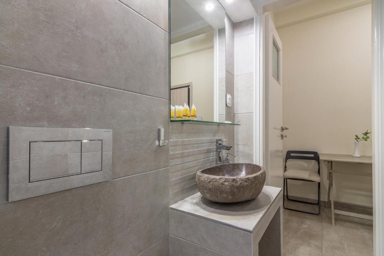 Beautiful And Spacious Apartment In Pagrati Atene Esterno foto