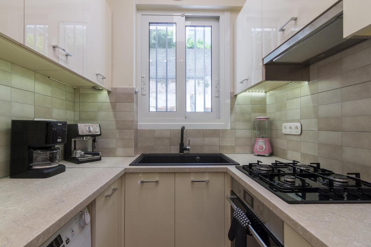 Beautiful And Spacious Apartment In Pagrati Atene Esterno foto